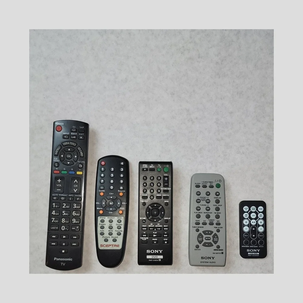 Lot of 5‎ TV DVD Remote Controls Sony Panasonic Sceptre